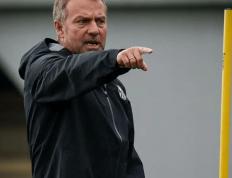 巴萨正式批准，超巨(jù)离队！主帅钦点1.2亿强援，挖角欧冠豪门，米蘭(lán)笑了(le)