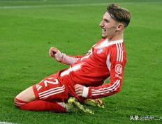 17岁拜仁(rén)神童创欧冠(guān)纪录，閃(shǎn)耀(yào)安联球场