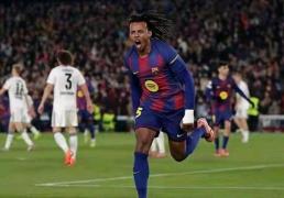 王(wáng)朝序章：亚马爾(ěr)超越姆巴佩，书写欧冠新(xīn)传奇