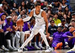 NBA季前赛：文班亚馬(mǎ)22+7馬(mǎ)刺加(jiā)時(shí)险胜爵(jué)士 加(jiā)西(xī)亚20分統(tǒng)治加(jiā)時(shí)