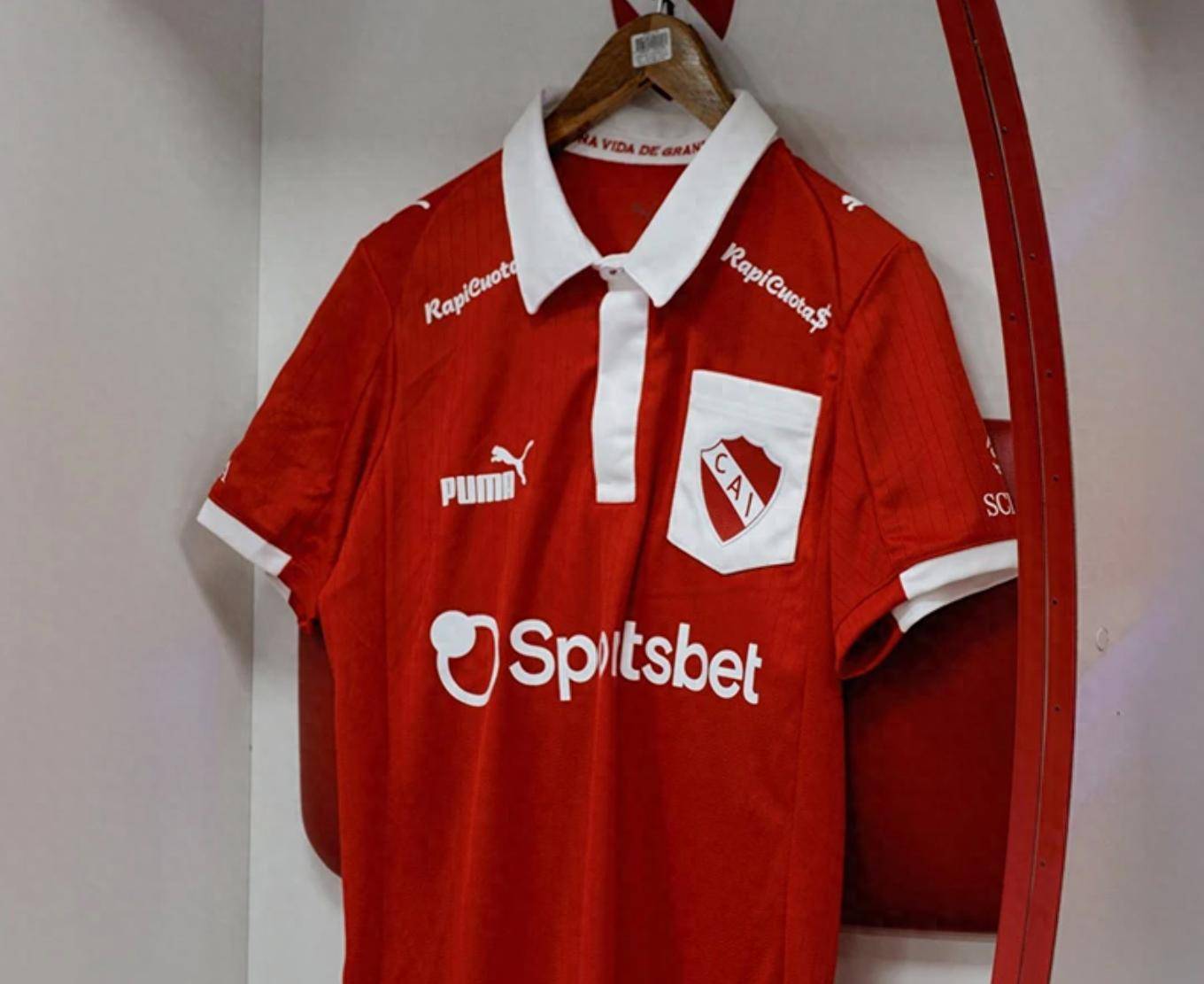 阿根廷(tíng)独立(lì)竞技俱乐部推出特别版球衣