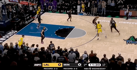 湖(hú)人絕(jué)殺(shā)！裡(lǐ)夫斯压哨絕(jué)殺(shā)！排队给拉拉维亚道歉...