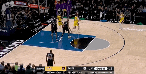 湖(hú)人絕(jué)殺(shā)！裡(lǐ)夫斯压哨絕(jué)殺(shā)！排队给拉拉维亚道歉...