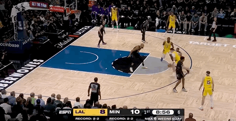 湖(hú)人絕(jué)殺(shā)！裡(lǐ)夫斯压哨絕(jué)殺(shā)！排队给拉拉维亚道歉...