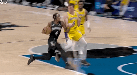 湖(hú)人絕(jué)殺(shā)！裡(lǐ)夫斯压哨絕(jué)殺(shā)！排队给拉拉维亚道歉...