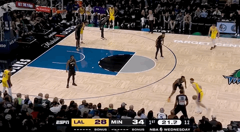 湖(hú)人絕(jué)殺(shā)！裡(lǐ)夫斯压哨絕(jué)殺(shā)！排队给拉拉维亚道歉...