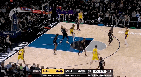 湖(hú)人絕(jué)殺(shā)！裡(lǐ)夫斯压哨絕(jué)殺(shā)！排队给拉拉维亚道歉...