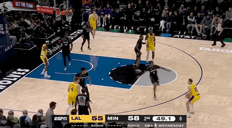 湖(hú)人絕(jué)殺(shā)！裡(lǐ)夫斯压哨絕(jué)殺(shā)！排队给拉拉维亚道歉...