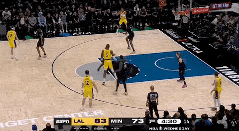 湖(hú)人絕(jué)殺(shā)！裡(lǐ)夫斯压哨絕(jué)殺(shā)！排队给拉拉维亚道歉...