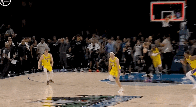 湖(hú)人絕(jué)殺(shā)！裡(lǐ)夫斯压哨絕(jué)殺(shā)！排队给拉拉维亚道歉...