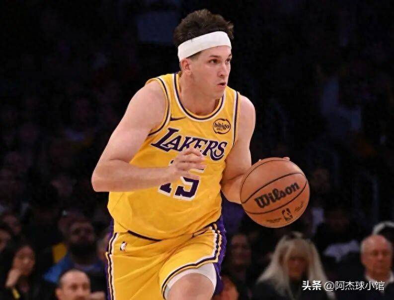 比(bǐ)肩科比(bǐ)！里夫斯压哨绝杀！厲(lì)害！