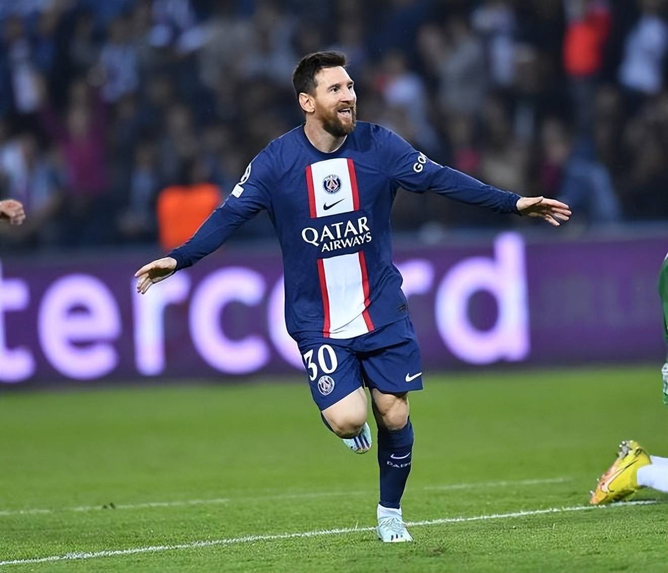 欧冠(guān)助攻榜出炉:欧冠(guān)助攻之王(wáng)竟是他?力压梅罗,曼(màn)联传奇霸榜!