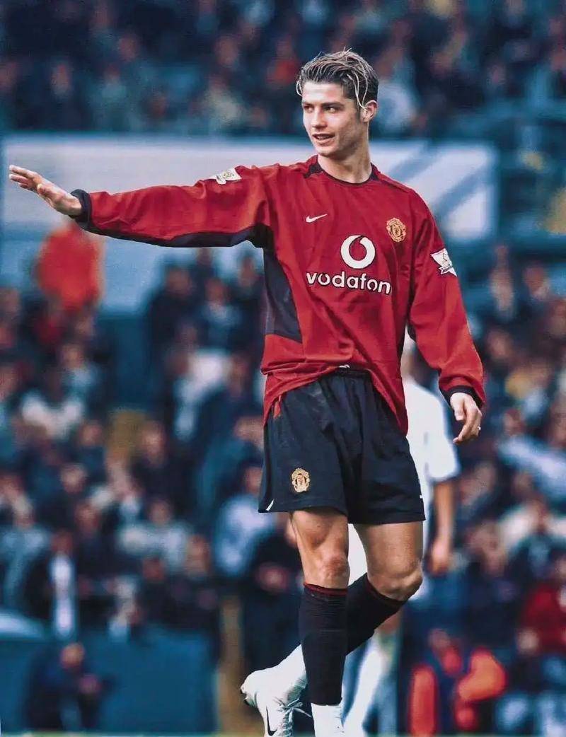 欧冠(guān)助攻榜出炉:欧冠(guān)助攻之王(wáng)竟是他?力压梅罗,曼(màn)联传奇霸榜!