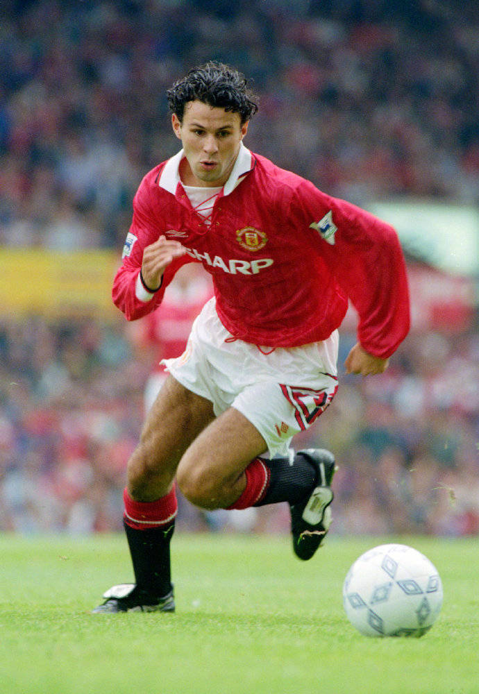 欧冠(guān)助攻榜出炉:欧冠(guān)助攻之王(wáng)竟是他?力压梅罗,曼(màn)联传奇霸榜!