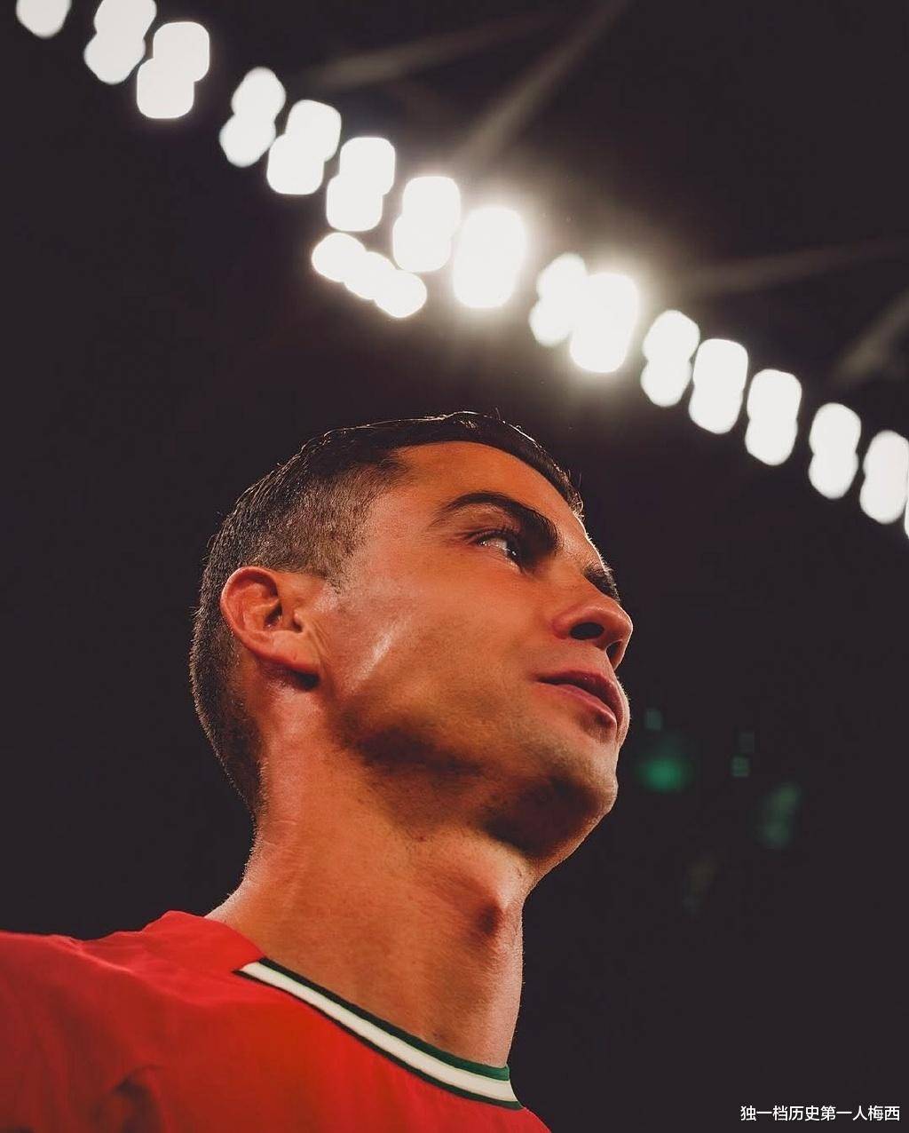 C罗还是衹(zhǐ)进点球！越位(wèi)次数全(quán)场最多！评分衹(zhǐ)是稍微及格！