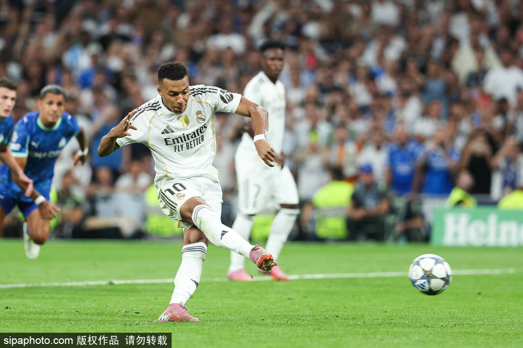 VAR被操控？歐(ōu)冠(guān)首轮爭(zhēng)议判罸(fá)满天(tiān)飞 判点標(biāo)准不一引热议