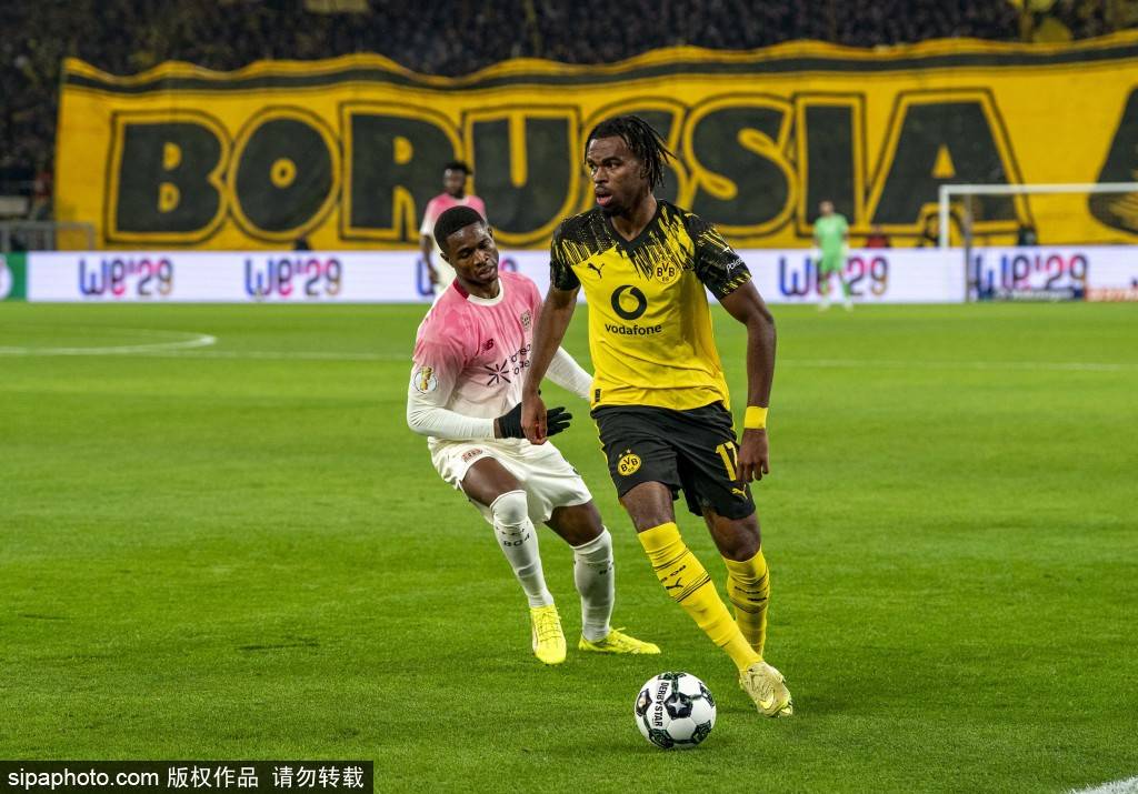 羅(luó)伊(yī)斯转型新(xīn)挑戰(zhàn):從(cóng)球场到荧幕,解说多特蒙德(dé)的欧冠之旅