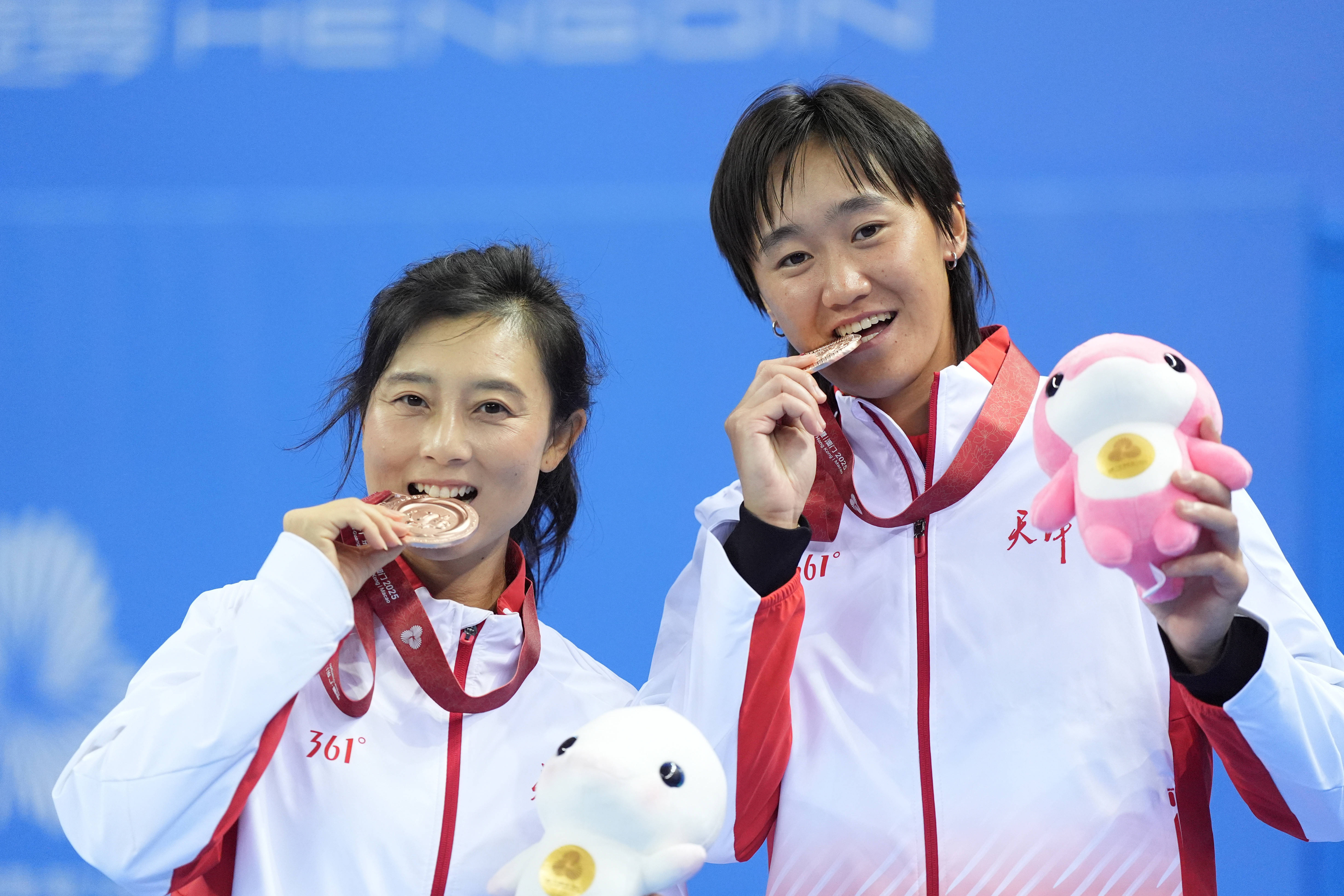 全運(yùn)会｜网球(qiú)——女子(zi)双打颁奖仪式