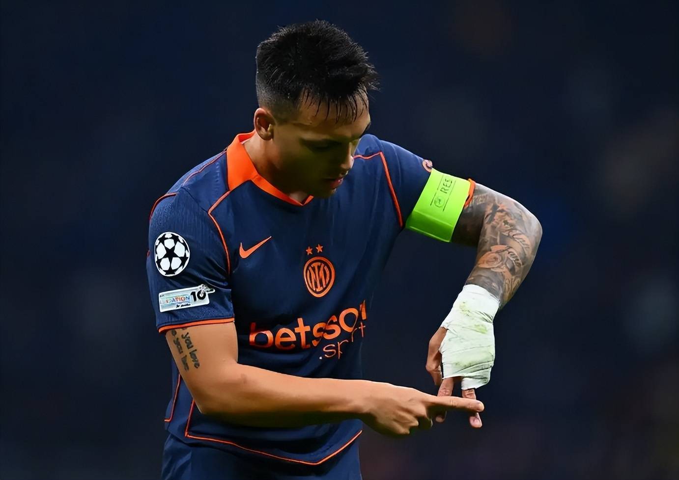 国米欧冠4连胜狂揽840万奖金！赢球却藏2大难题，齐沃遭质疑(yí)，3500万中场恐离队