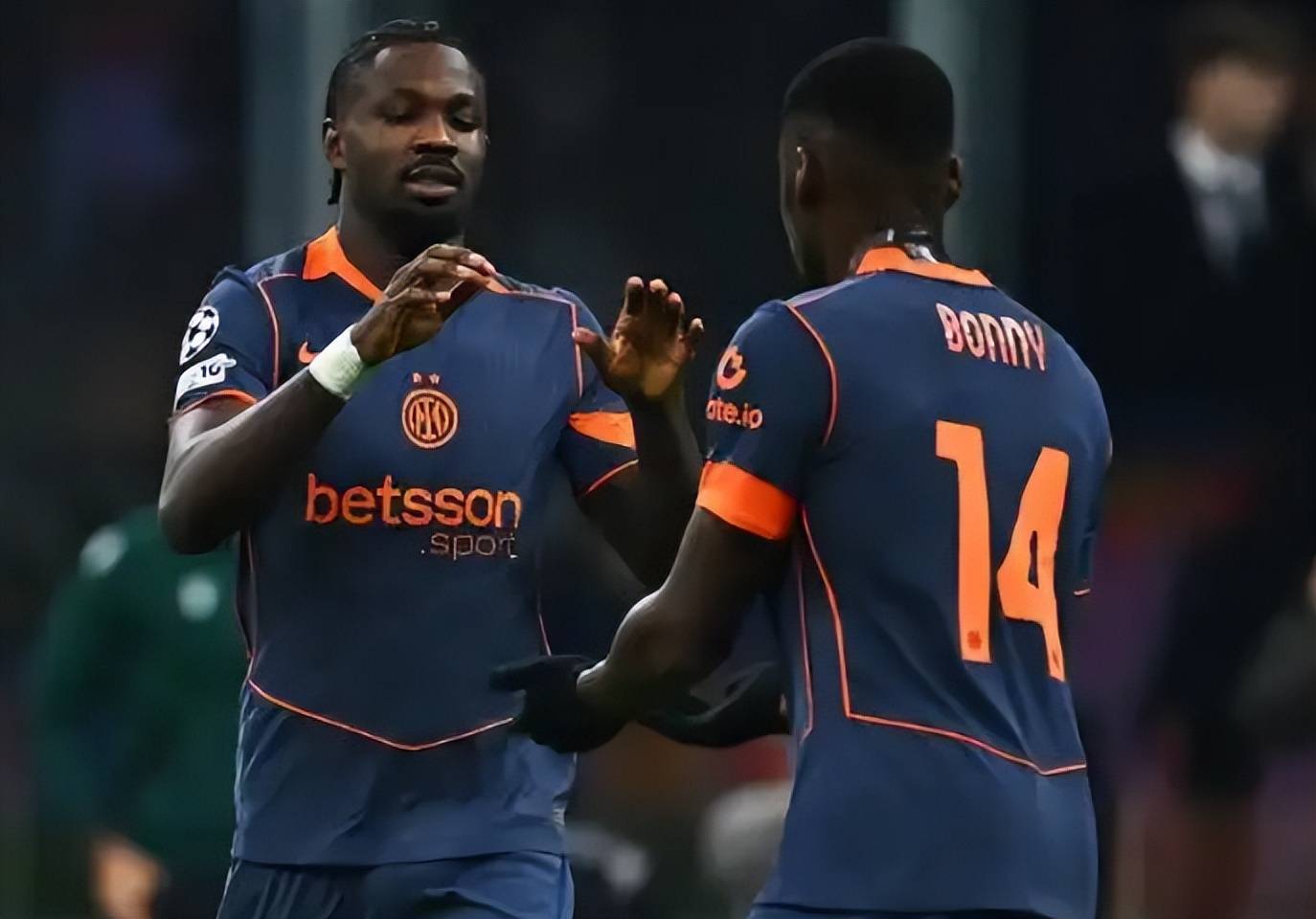 国米欧冠4连胜狂揽840万奖金！赢球却藏2大难题，齐沃遭质疑(yí)，3500万中场恐离队